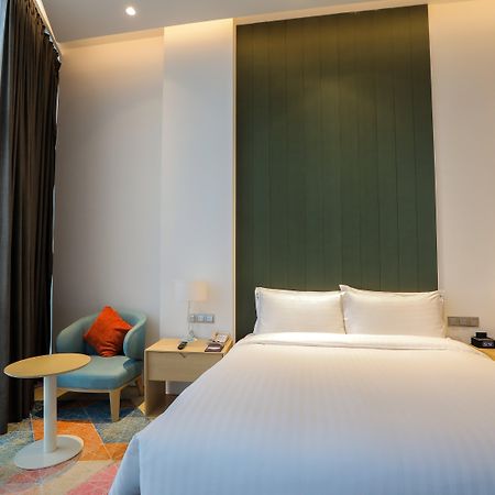 Holiday Inn Express Shanghai Songjiang Fangta, an IHG Hotel Bagian luar foto