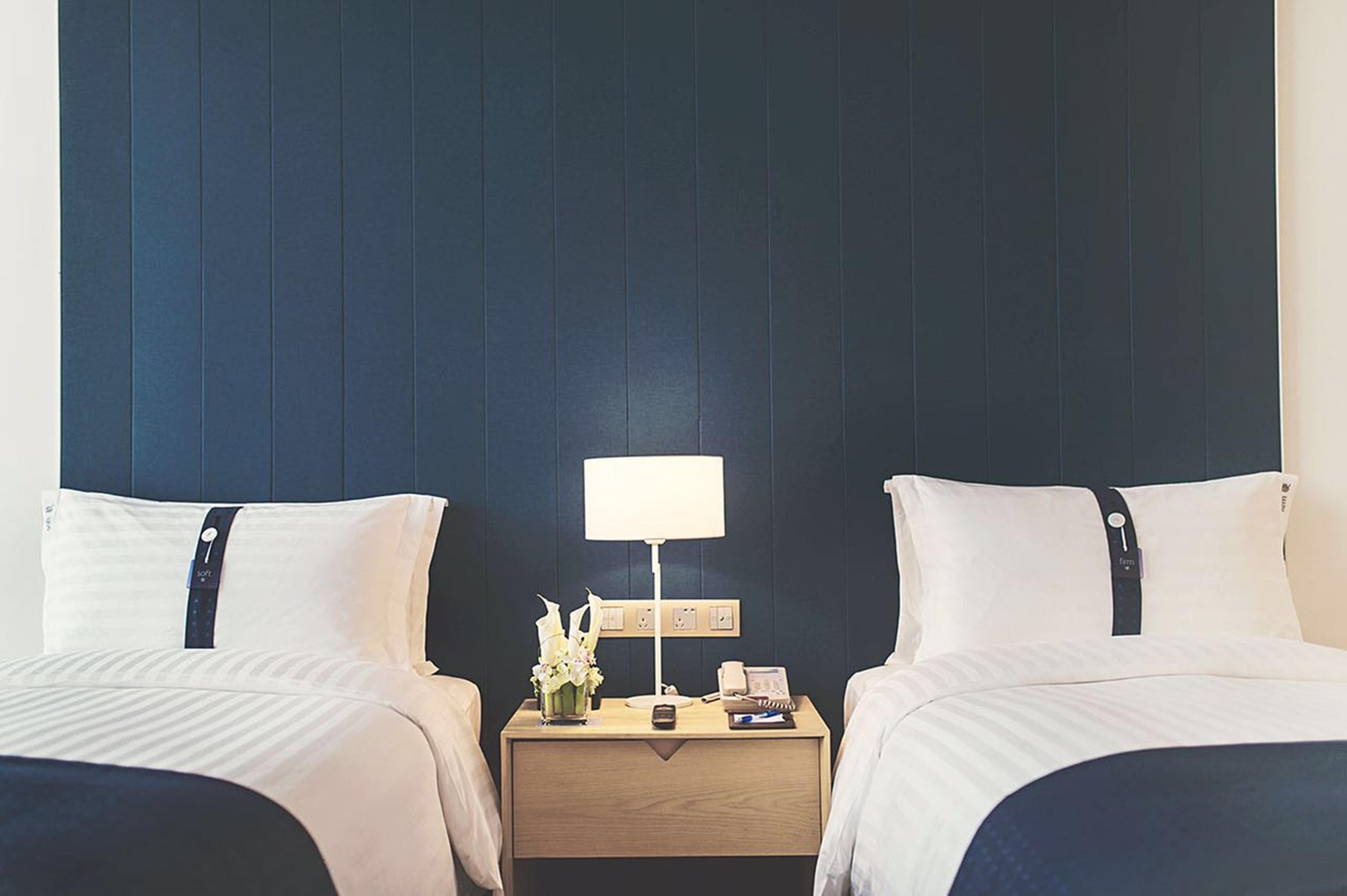 Holiday Inn Express Shanghai Songjiang Fangta, an IHG Hotel Bagian luar foto