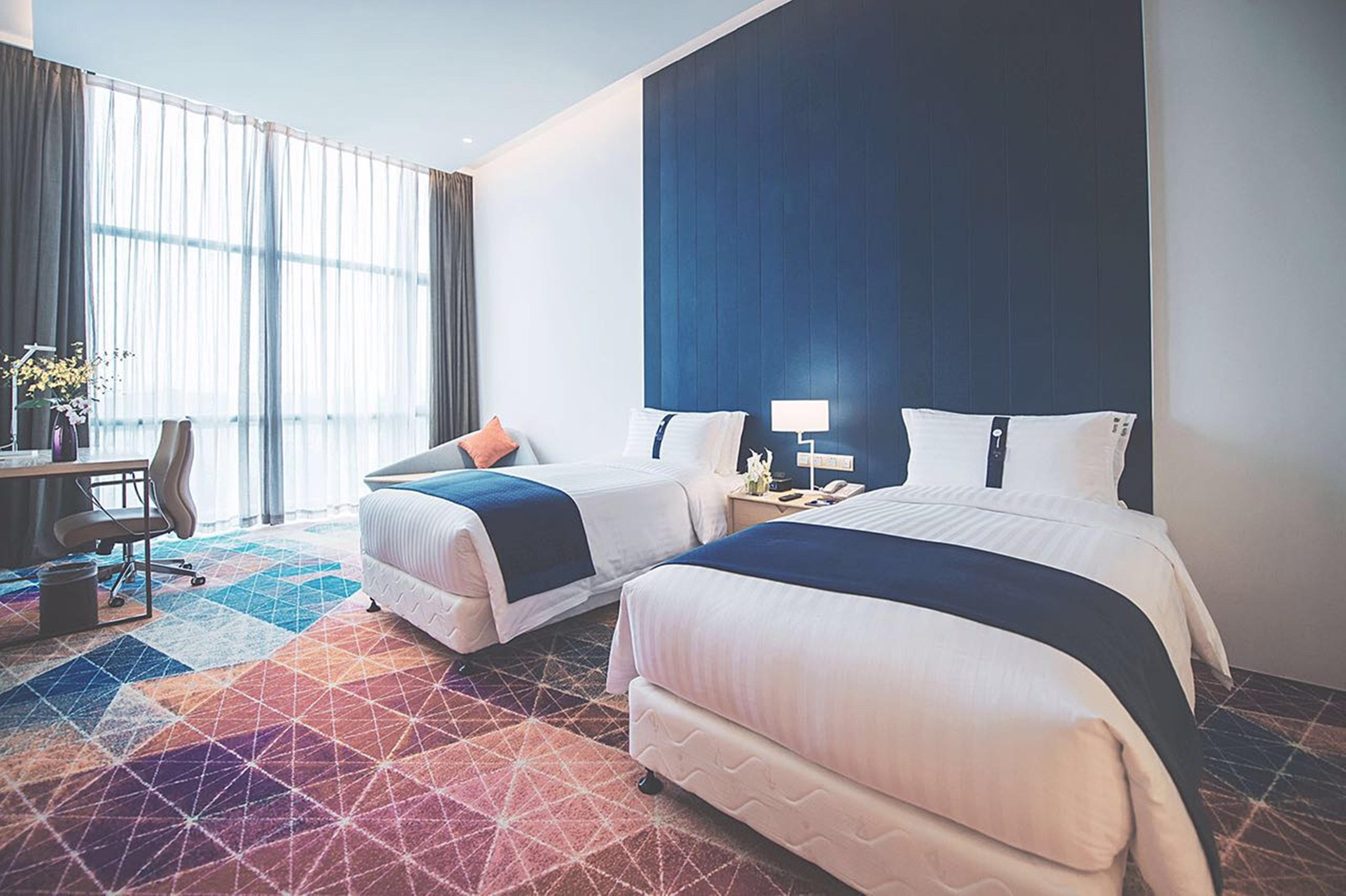 Holiday Inn Express Shanghai Songjiang Fangta, an IHG Hotel Bagian luar foto