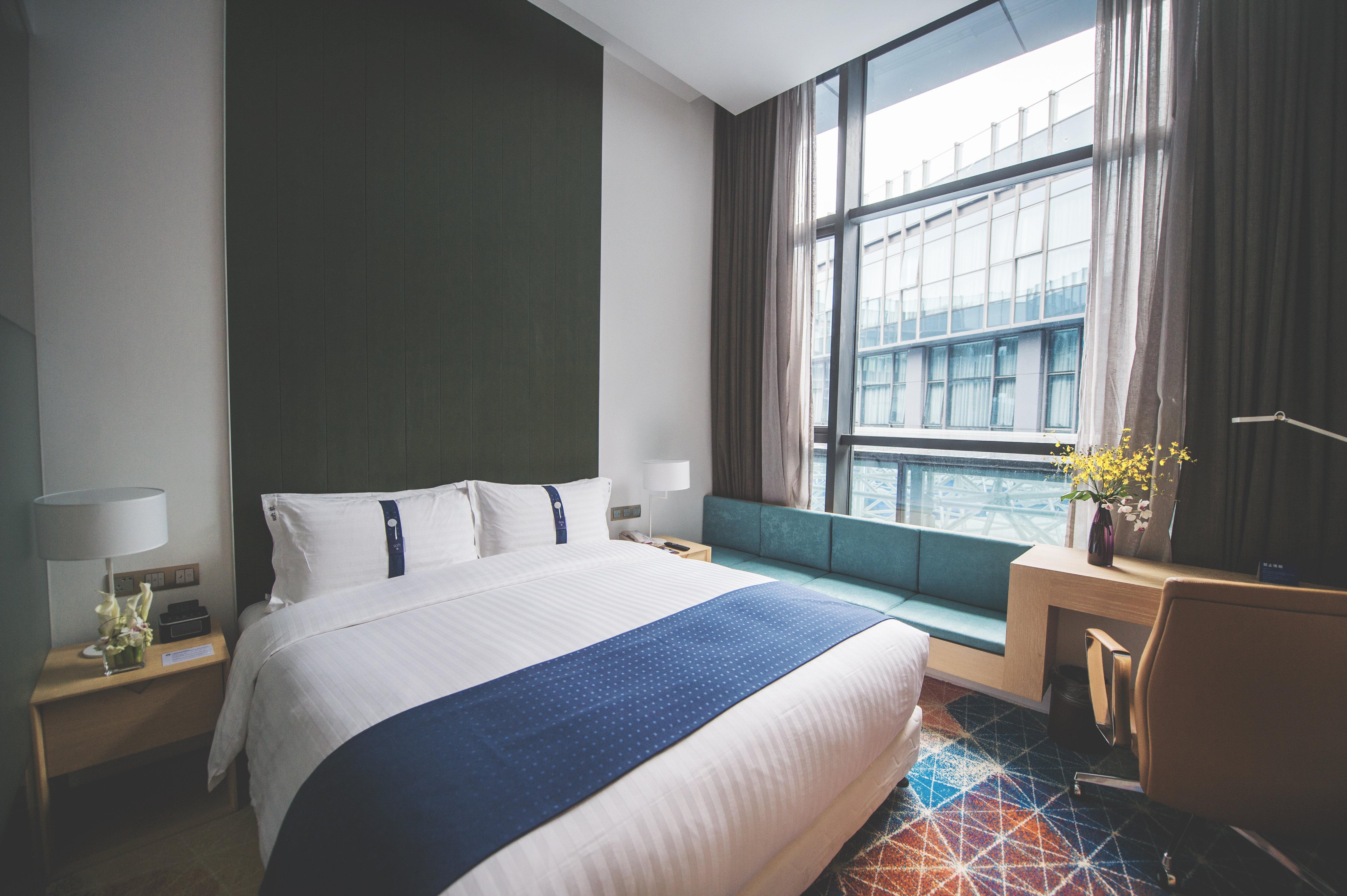 Holiday Inn Express Shanghai Songjiang Fangta, an IHG Hotel Bagian luar foto