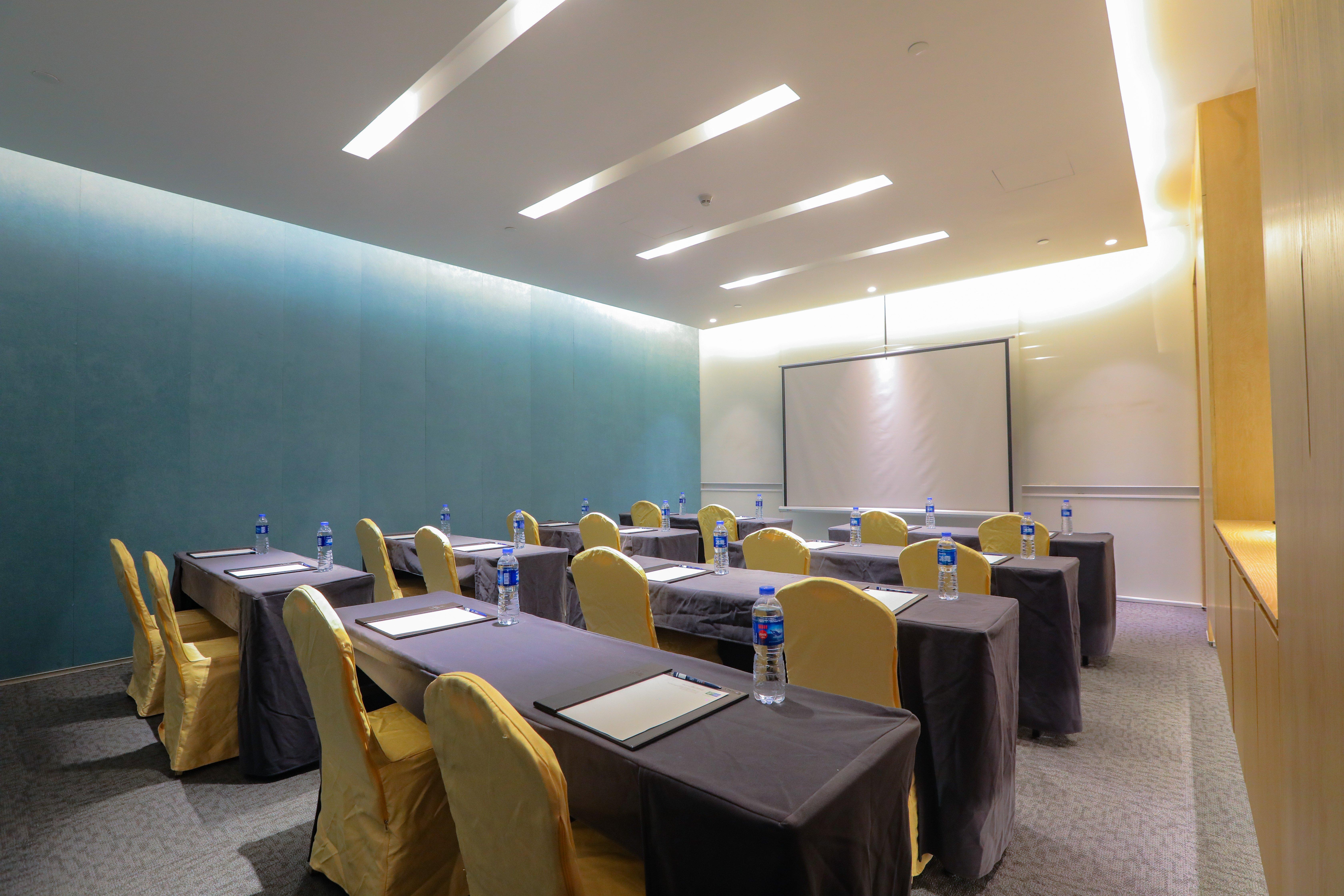 Holiday Inn Express Shanghai Songjiang Fangta, an IHG Hotel Bagian luar foto