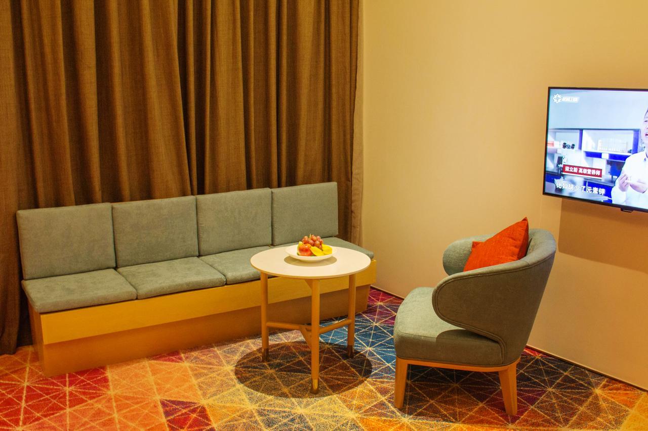 Holiday Inn Express Shanghai Songjiang Fangta, an IHG Hotel Bagian luar foto