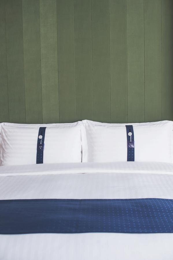 Holiday Inn Express Shanghai Songjiang Fangta, an IHG Hotel Bagian luar foto